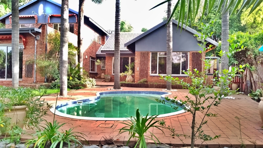 To Let 6 Bedroom Property for Rent in Wierda Park Gauteng