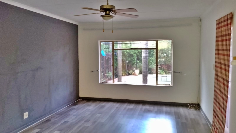 To Let 6 Bedroom Property for Rent in Wierda Park Gauteng