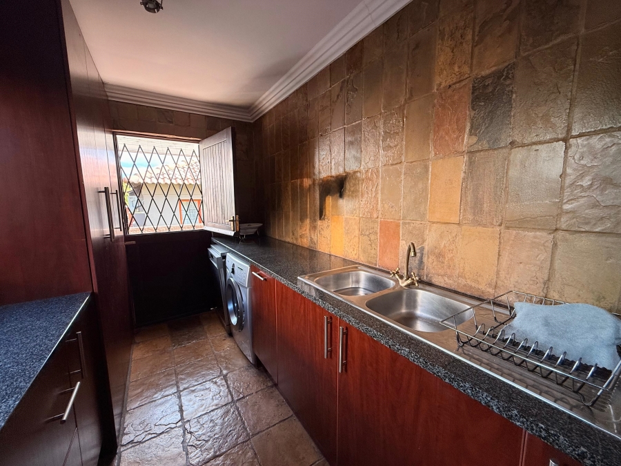 To Let 3 Bedroom Property for Rent in Amberfield Gauteng