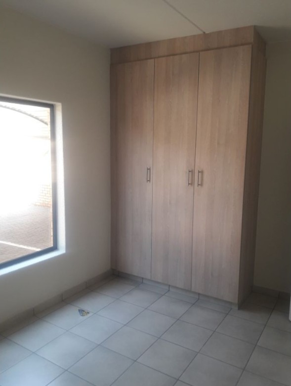 To Let 3 Bedroom Property for Rent in New Market Gauteng