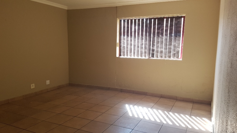 To Let 2 Bedroom Property for Rent in Dunnottar Gauteng