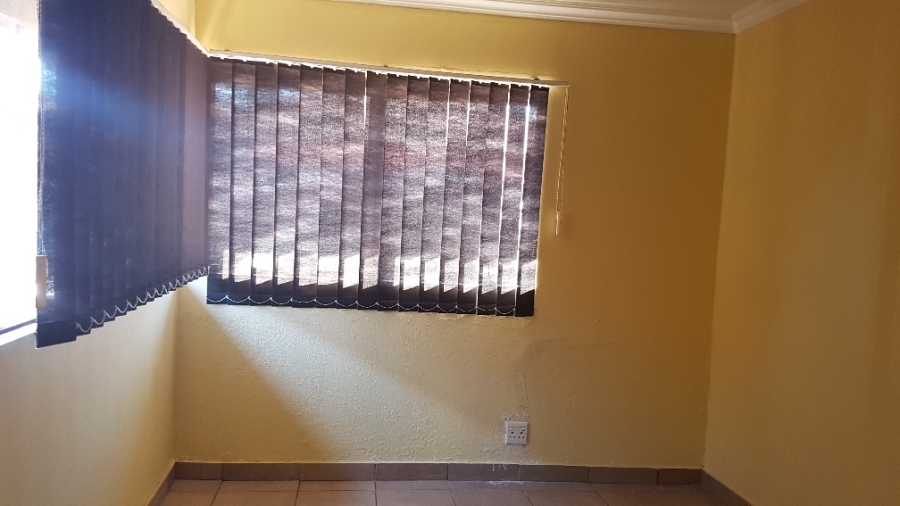 To Let 2 Bedroom Property for Rent in Dunnottar Gauteng