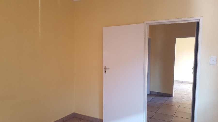 To Let 2 Bedroom Property for Rent in Dunnottar Gauteng