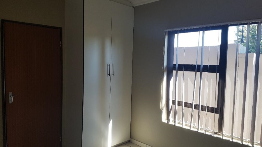 To Let 2 Bedroom Property for Rent in Dunnottar Gauteng