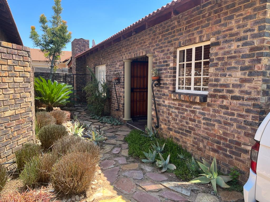 3 Bedroom Property for Sale in Thatchfield Close Gauteng