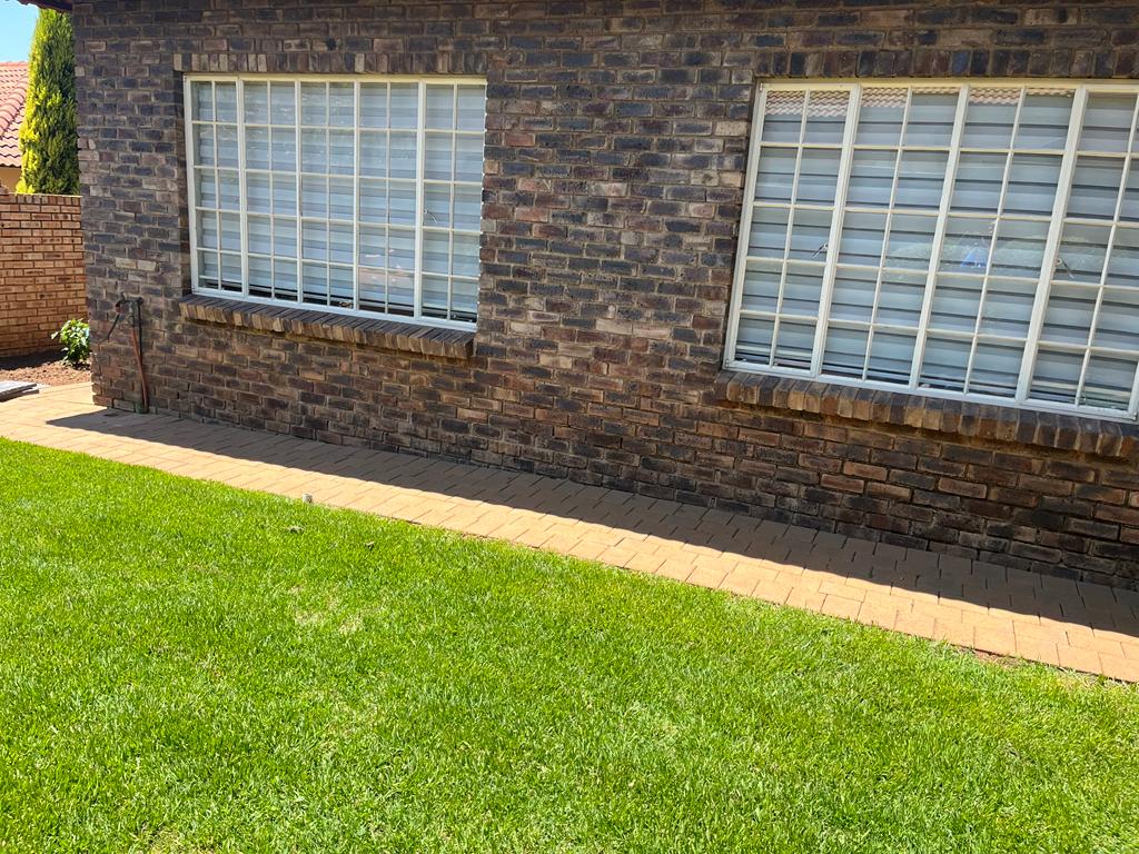 3 Bedroom Property for Sale in Thatchfield Close Gauteng