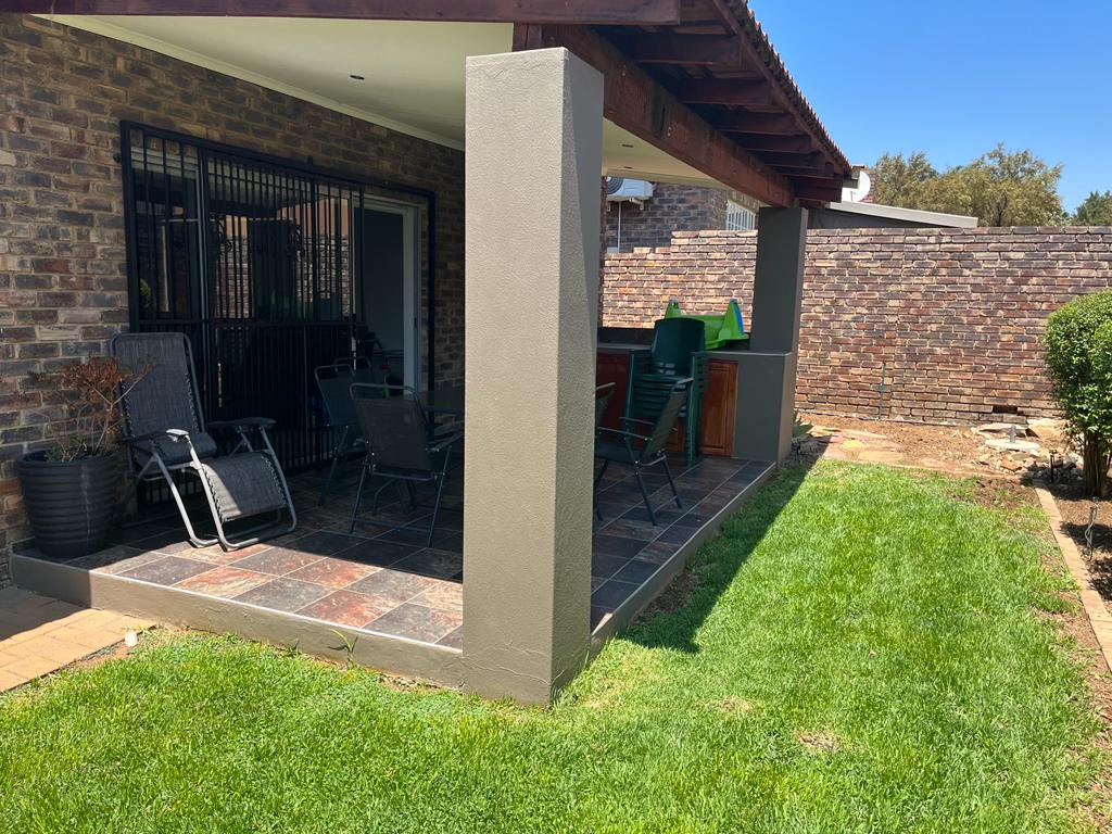 3 Bedroom Property for Sale in Thatchfield Close Gauteng