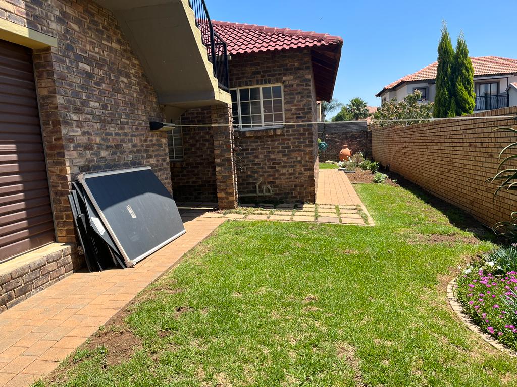 3 Bedroom Property for Sale in Thatchfield Close Gauteng