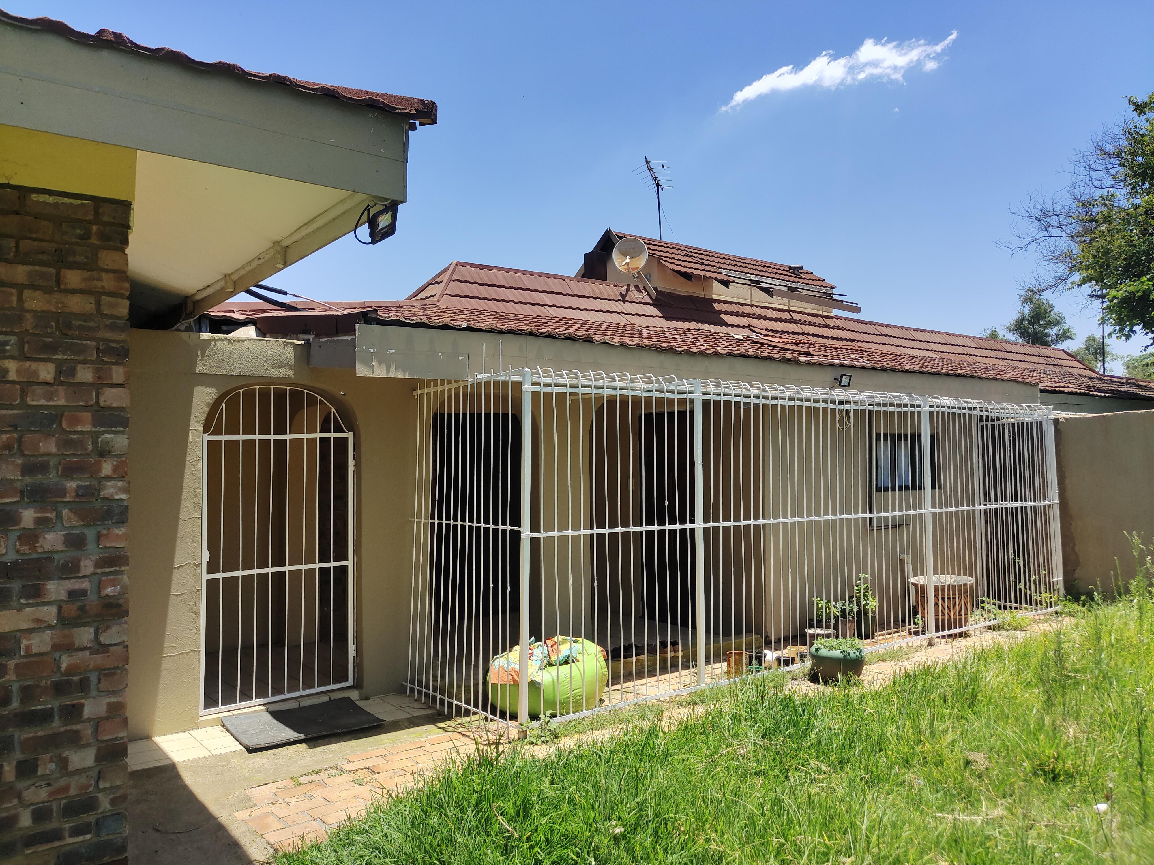 7 Bedroom Property for Sale in Vaalbank Gauteng
