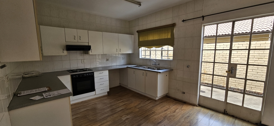 2 Bedroom Property for Sale in New Redruth Gauteng