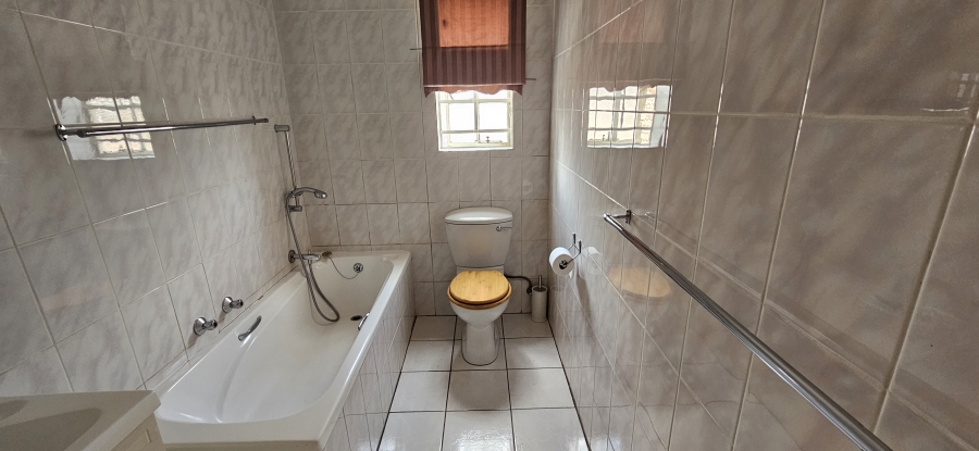 2 Bedroom Property for Sale in New Redruth Gauteng