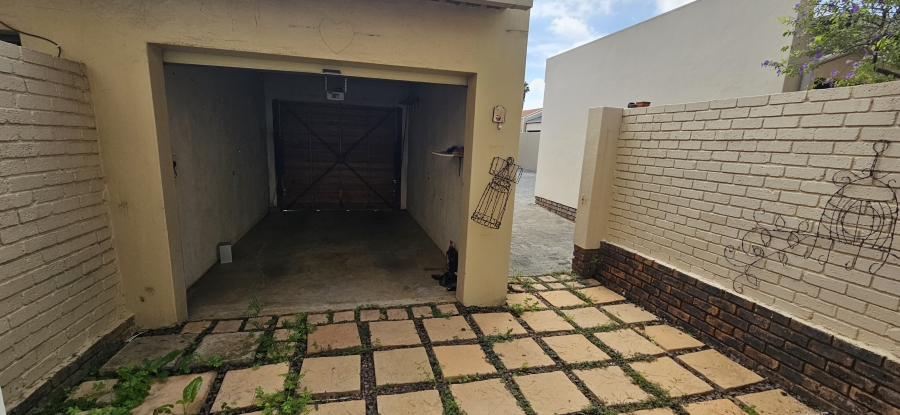 2 Bedroom Property for Sale in New Redruth Gauteng