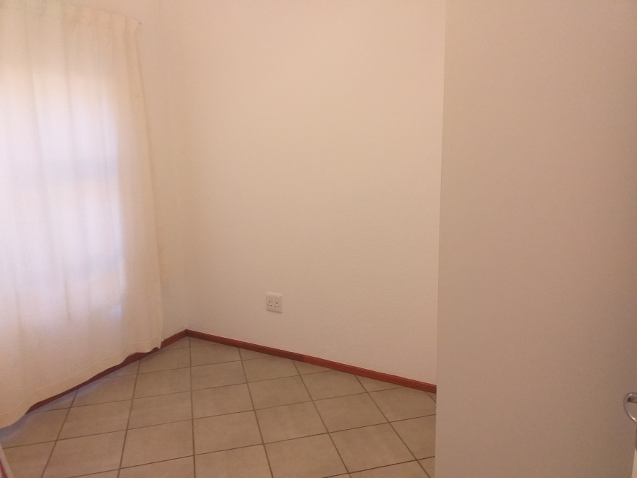 2 Bedroom Property for Sale in Albertsdal Gauteng