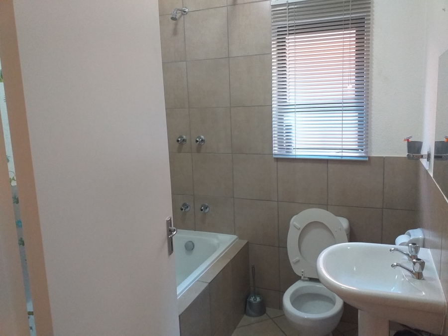 2 Bedroom Property for Sale in Albertsdal Gauteng