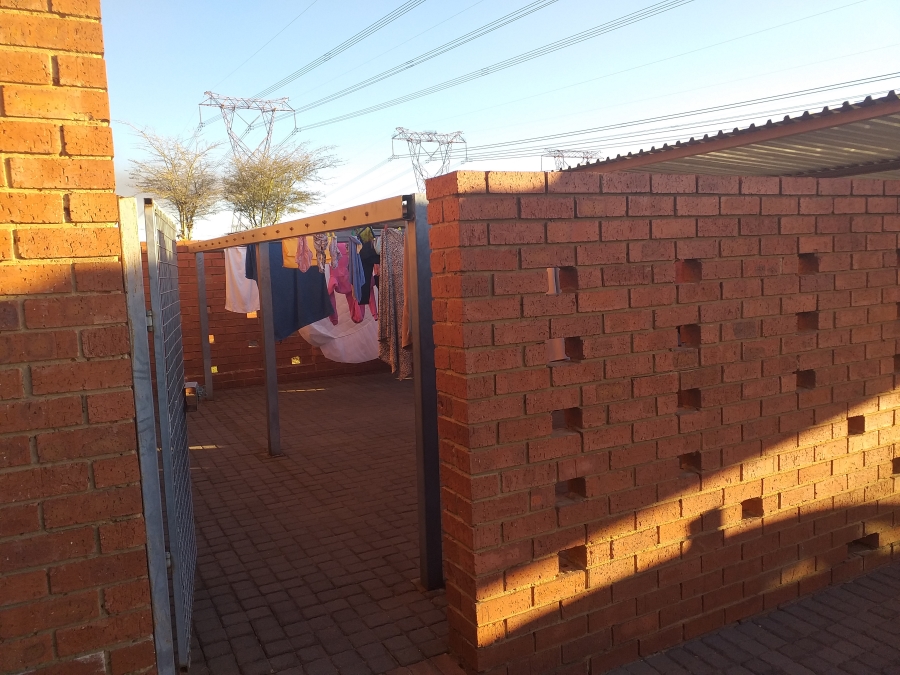 2 Bedroom Property for Sale in Albertsdal Gauteng