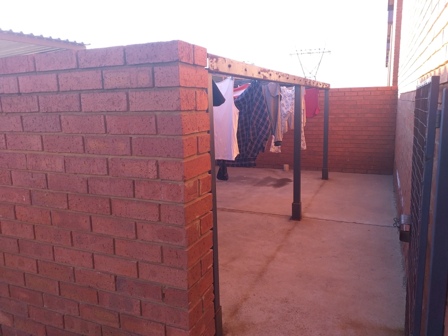 2 Bedroom Property for Sale in Albertsdal Gauteng