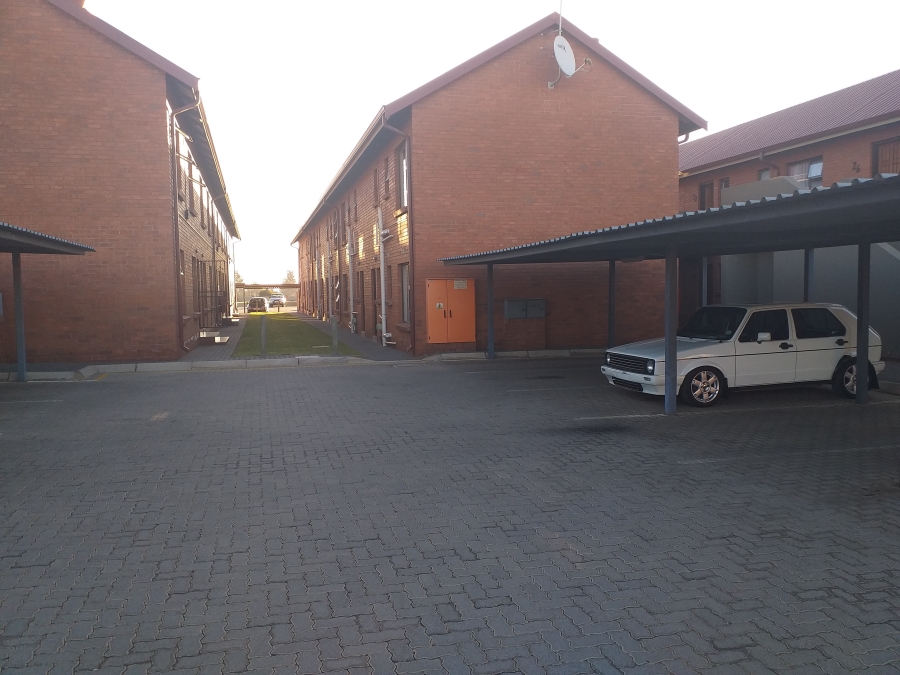 2 Bedroom Property for Sale in Albertsdal Gauteng