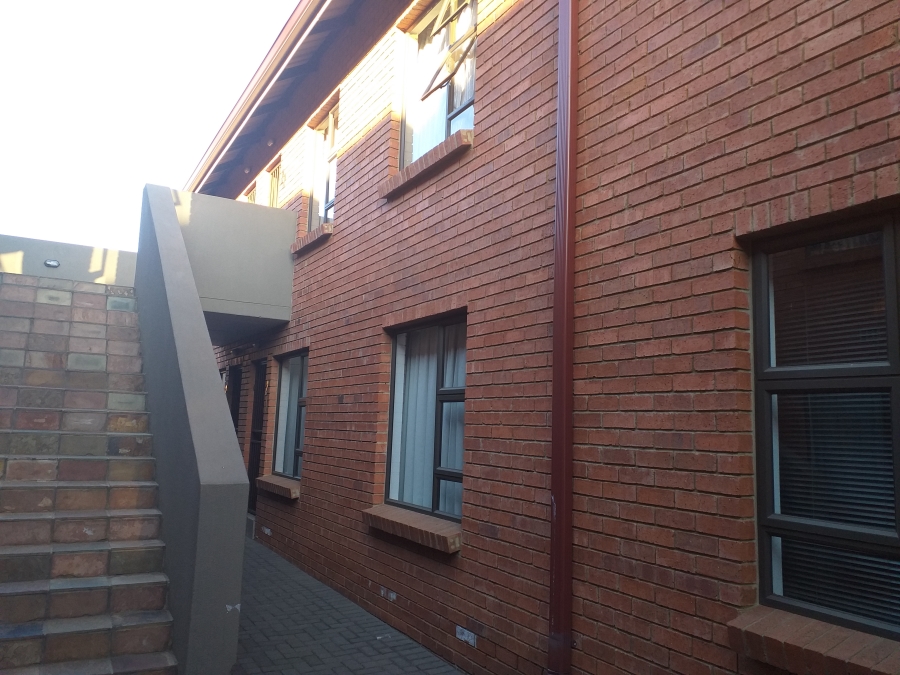 2 Bedroom Property for Sale in Albertsdal Gauteng