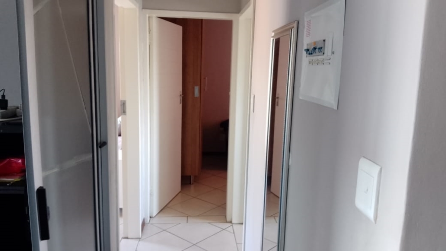 2 Bedroom Property for Sale in Monavoni Gauteng