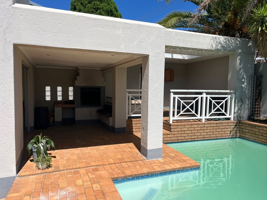 3 Bedroom Property for Sale in Oakdene Gauteng