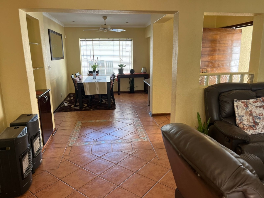 3 Bedroom Property for Sale in Oakdene Gauteng