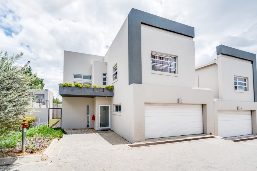3 Bedroom Property for Sale in Bryanston Gauteng