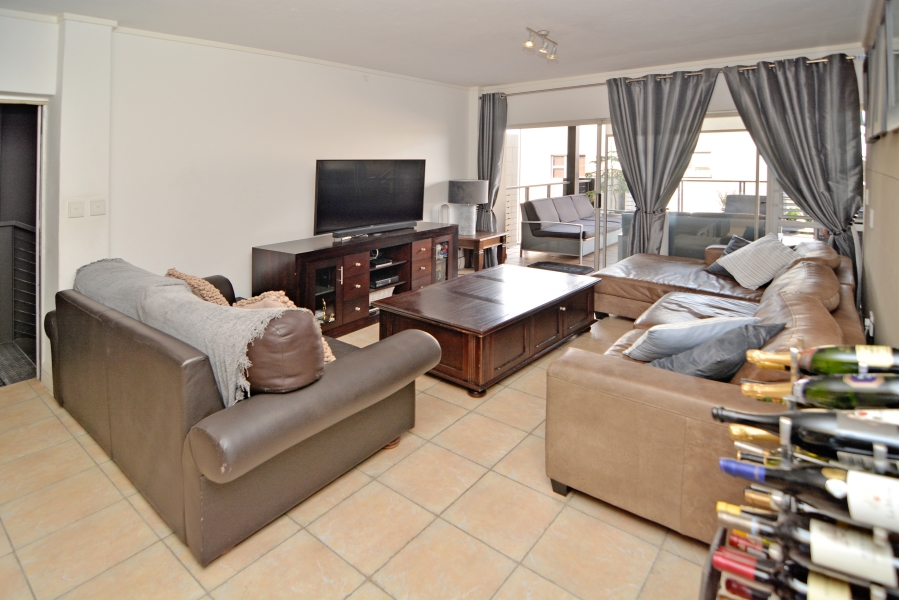 2 Bedroom Property for Sale in Hurlingham Gauteng