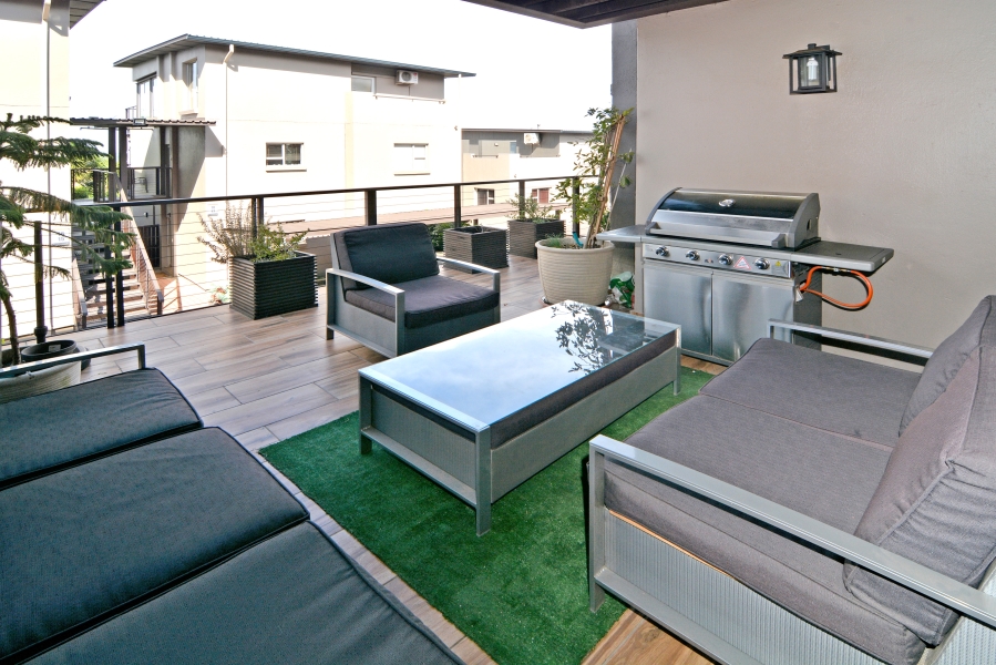 2 Bedroom Property for Sale in Hurlingham Gauteng