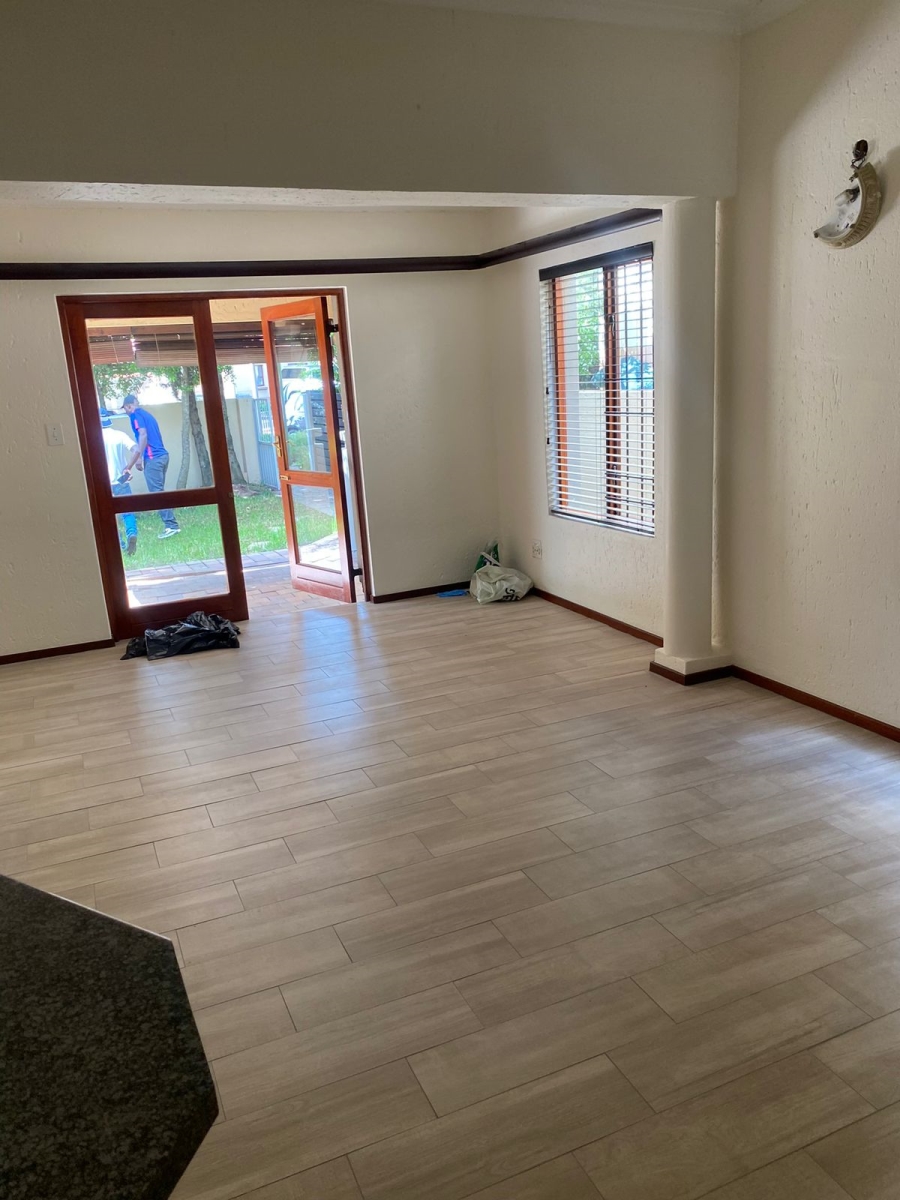 To Let 3 Bedroom Property for Rent in Douglasdale Gauteng