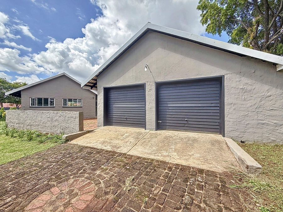 4 Bedroom Property for Sale in Faerie Glen Gauteng