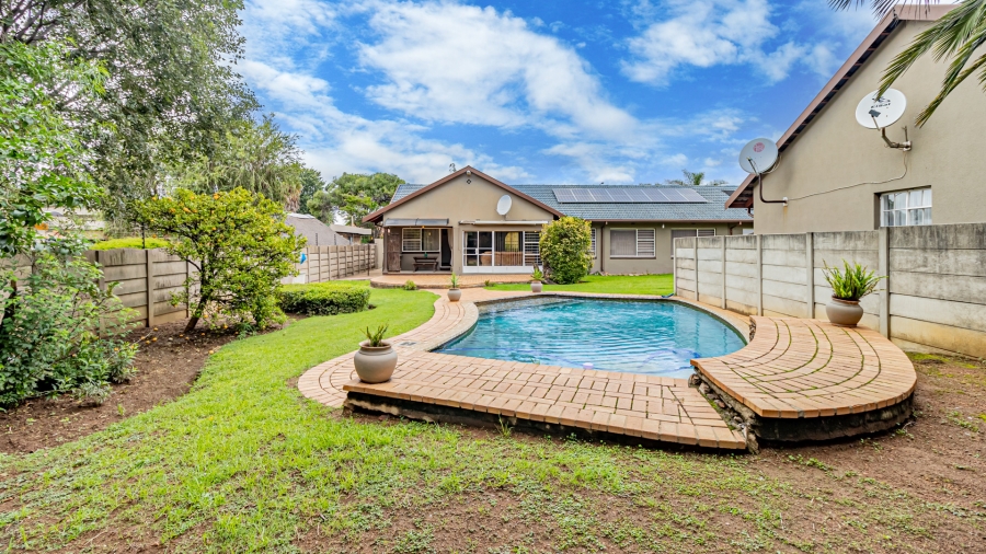 4 Bedroom Property for Sale in Brackenhurst Gauteng