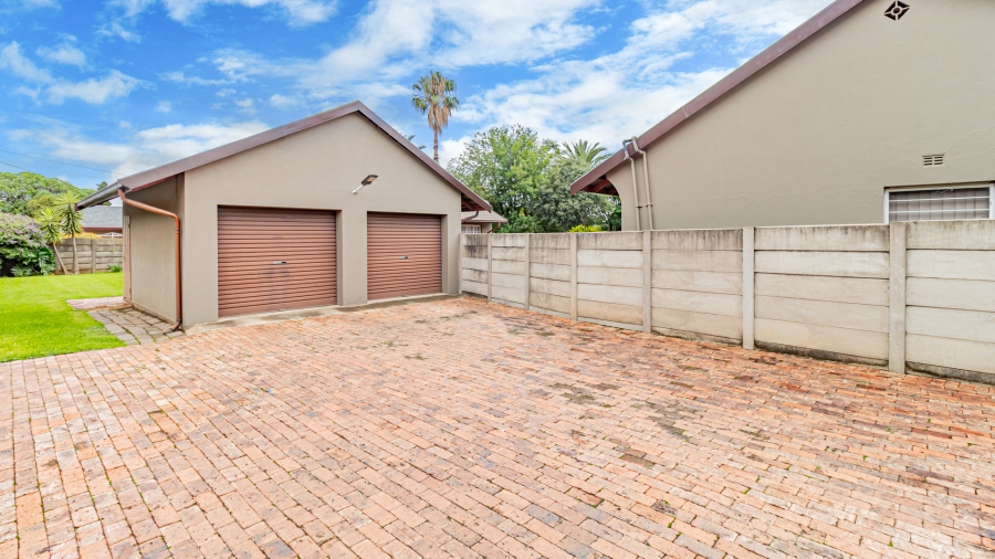 4 Bedroom Property for Sale in Brackenhurst Gauteng