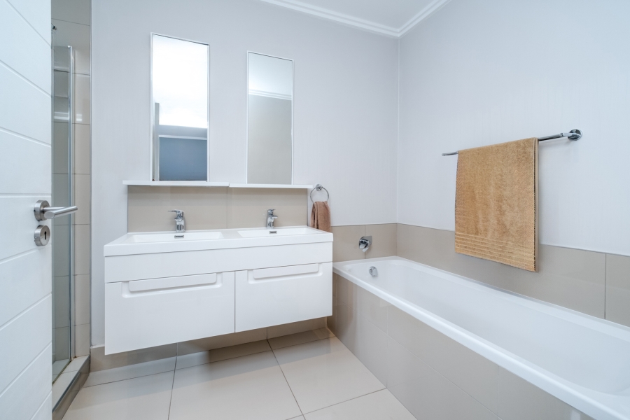 3 Bedroom Property for Sale in Bryanston Gauteng