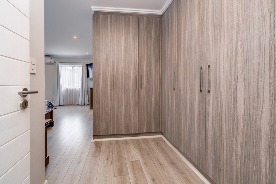 3 Bedroom Property for Sale in Bryanston Gauteng