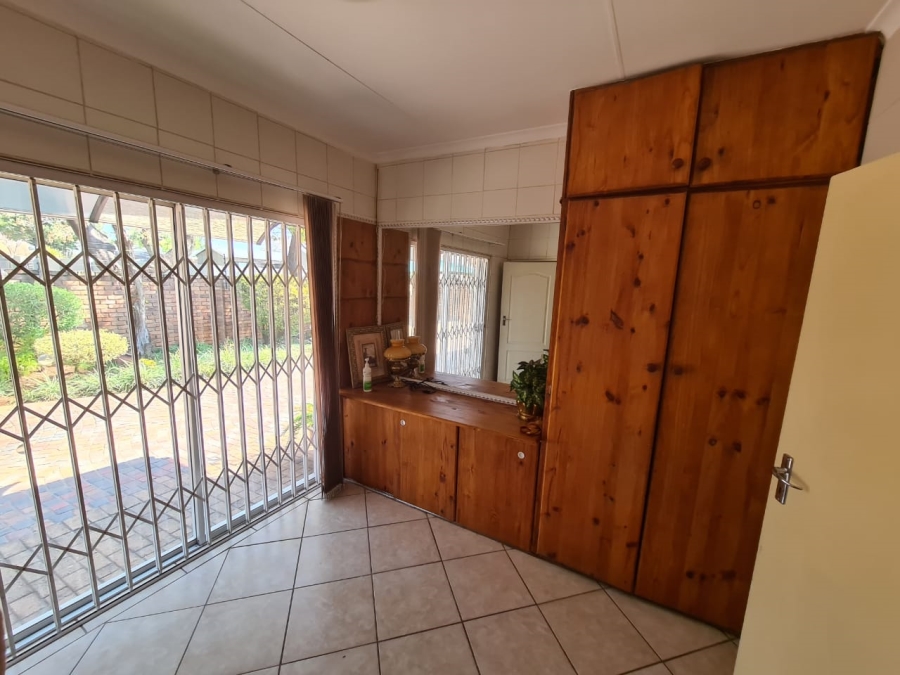 To Let 1 Bedroom Property for Rent in Edelweiss Gauteng