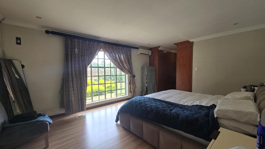 5 Bedroom Property for Sale in Garsfontein Gauteng