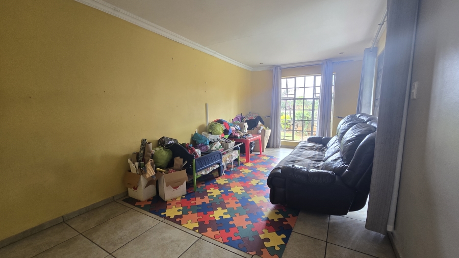 5 Bedroom Property for Sale in Garsfontein Gauteng