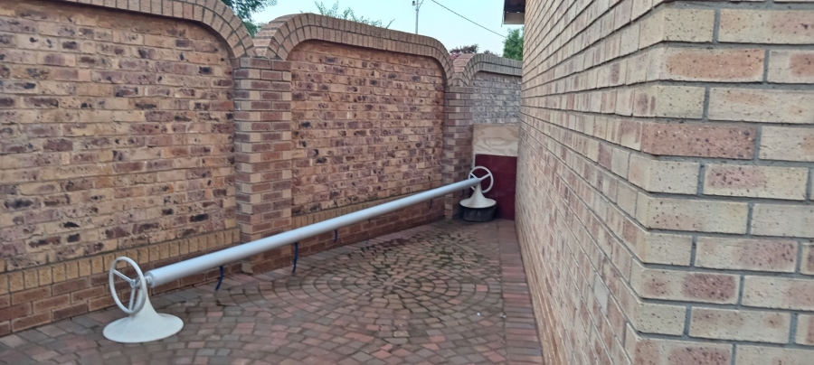 3 Bedroom Property for Sale in Edelweiss Gauteng