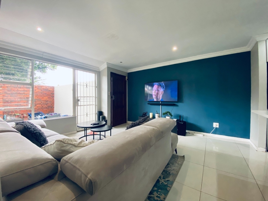 2 Bedroom Property for Sale in Magaliessig Gauteng