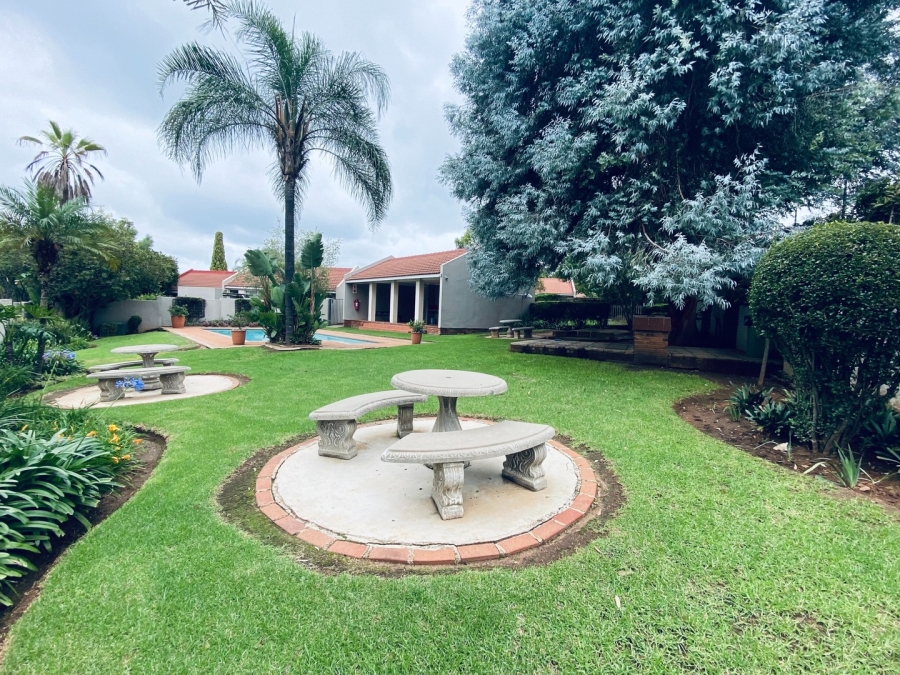 2 Bedroom Property for Sale in Magaliessig Gauteng