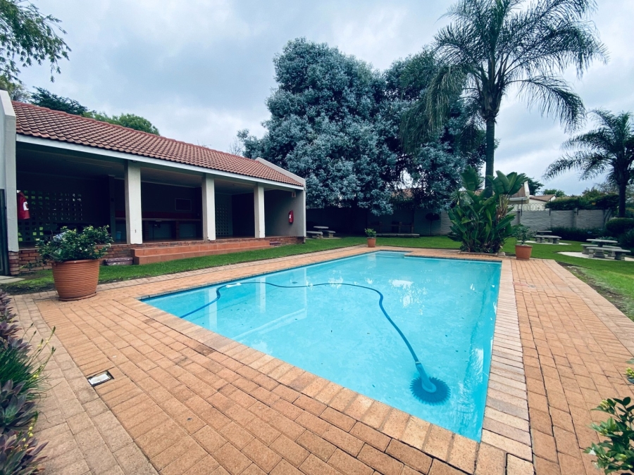 2 Bedroom Property for Sale in Magaliessig Gauteng