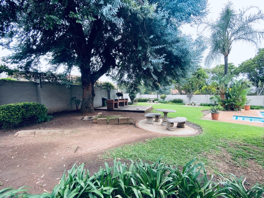 2 Bedroom Property for Sale in Magaliessig Gauteng