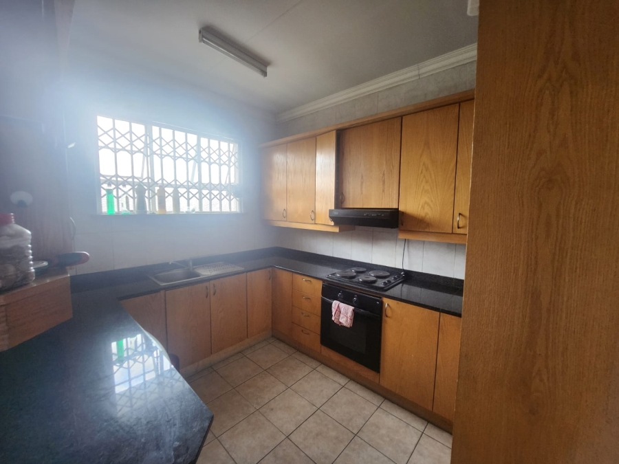 To Let 1 Bedroom Property for Rent in Lambton Gauteng