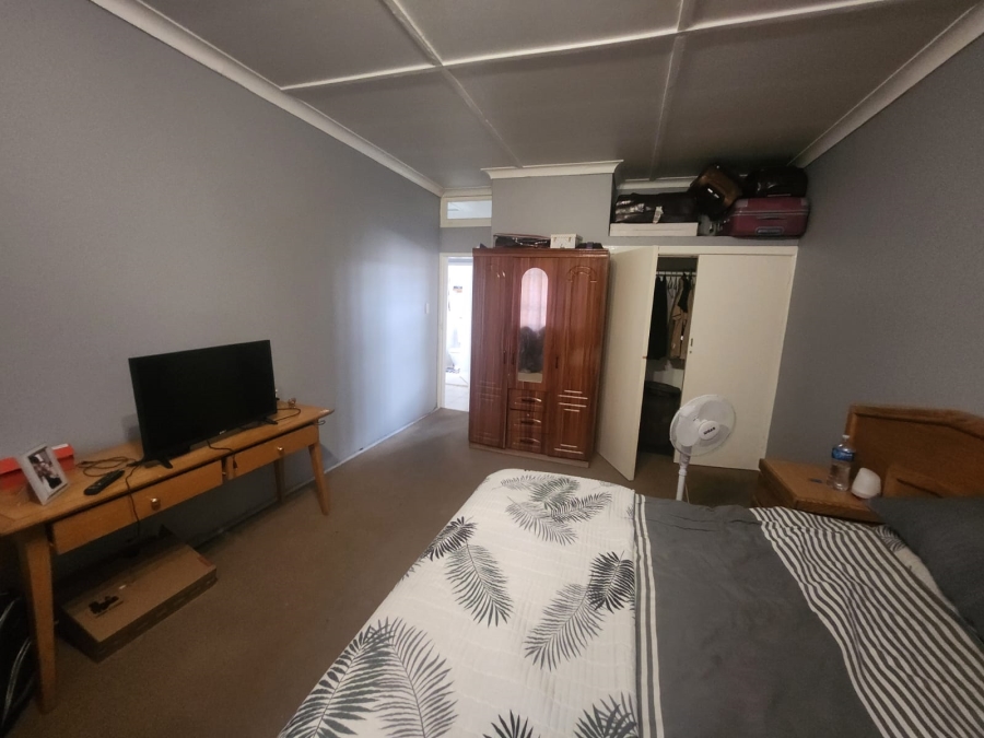 To Let 1 Bedroom Property for Rent in Lambton Gauteng