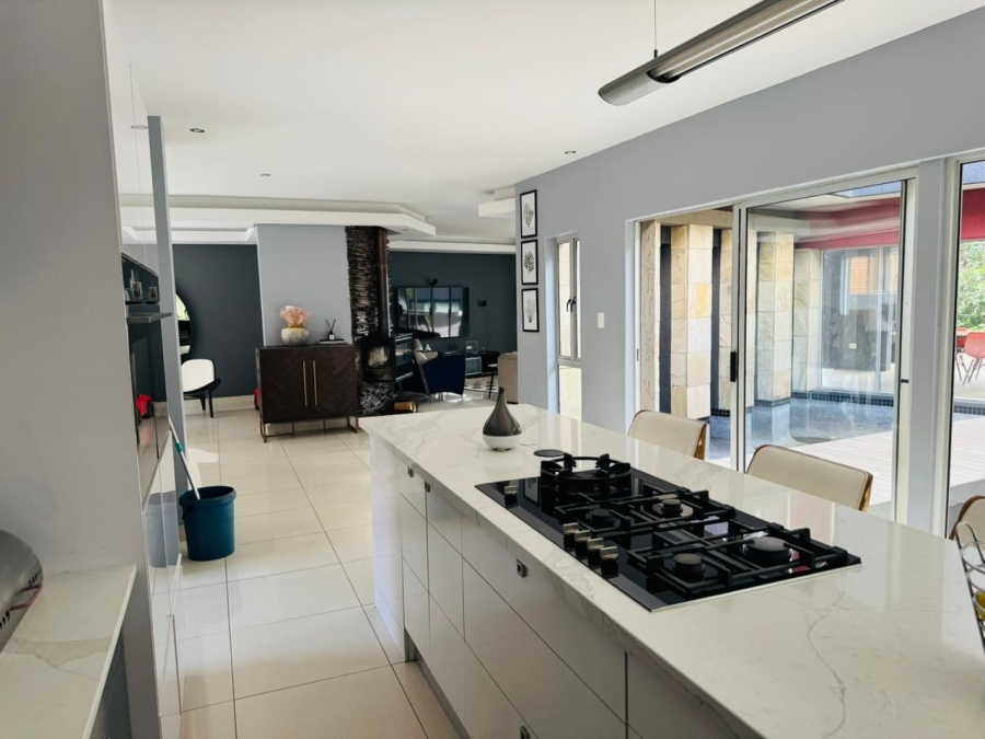 To Let 5 Bedroom Property for Rent in Carlswald North Estate Gauteng