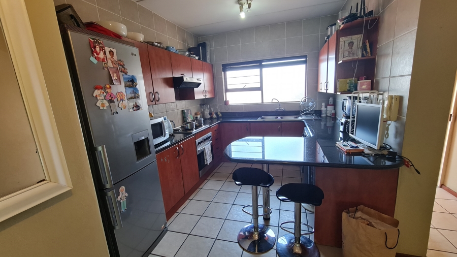 To Let 2 Bedroom Property for Rent in Sunninghill Gauteng