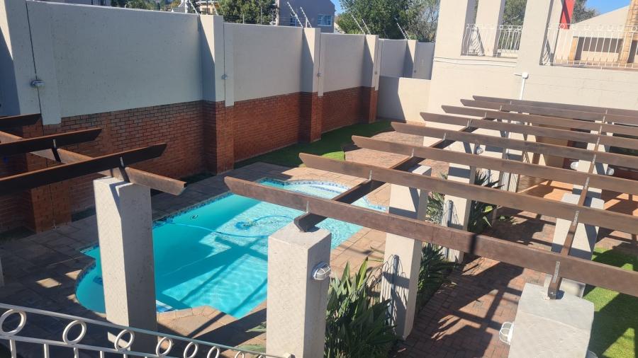 To Let 2 Bedroom Property for Rent in Sunninghill Gauteng