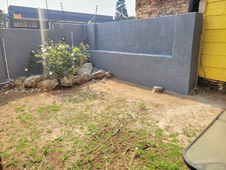 2 Bedroom Property for Sale in Fontainebleau Gauteng