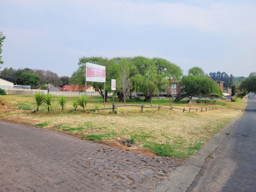 2 Bedroom Property for Sale in Fontainebleau Gauteng