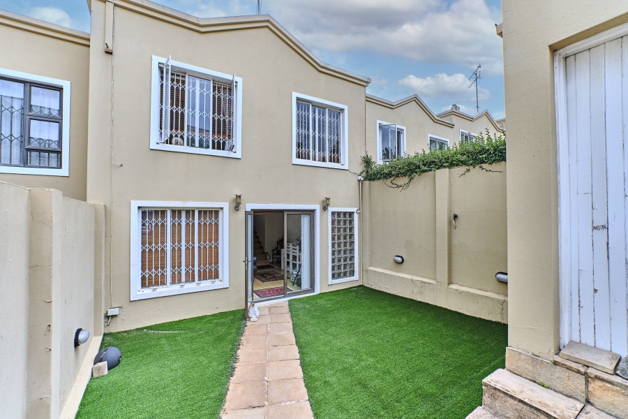 2 Bedroom Property for Sale in Melrose North Gauteng